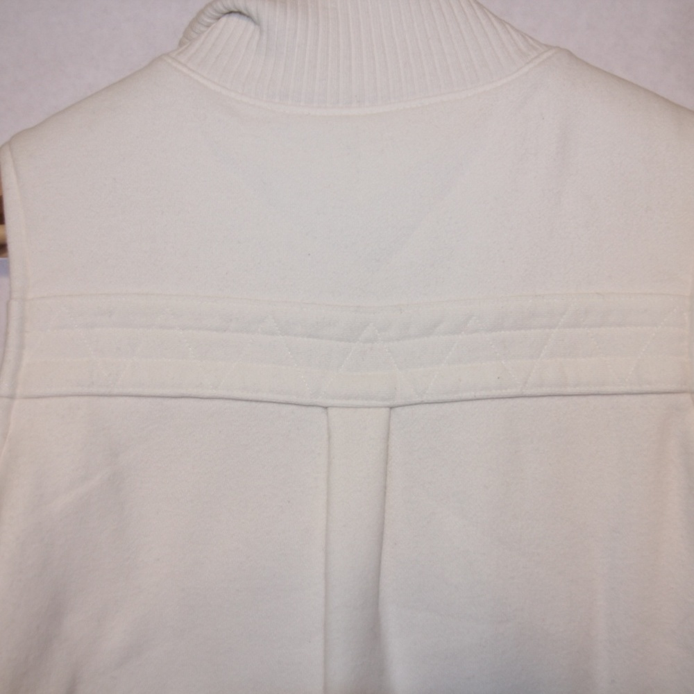 Old Navy Winter White Soft and Fuzzy Vest - Picture 5 of 6
